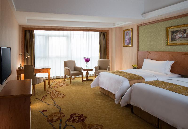 Vienna International Hotel Shenyang Railway Station Exterior photo
